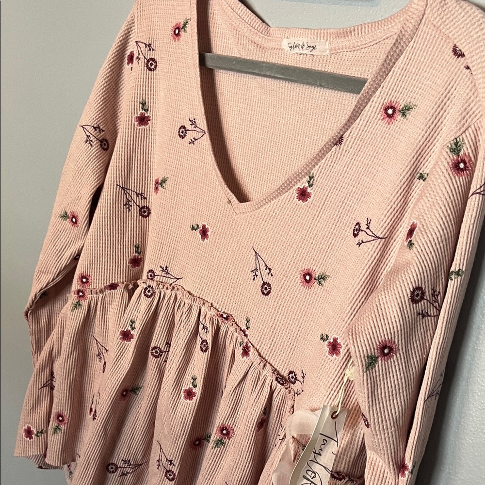 Taylor & Sage Blush Pink Floral V-Neck Peplum Tunic - Picture 3 of 5